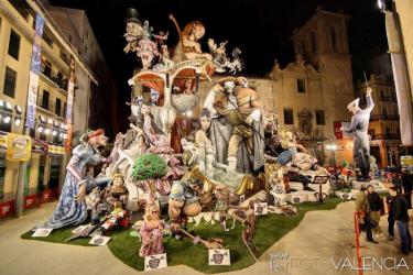 Falla rematada amb gespa